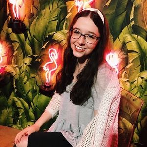 Meet your Posher, Lauren